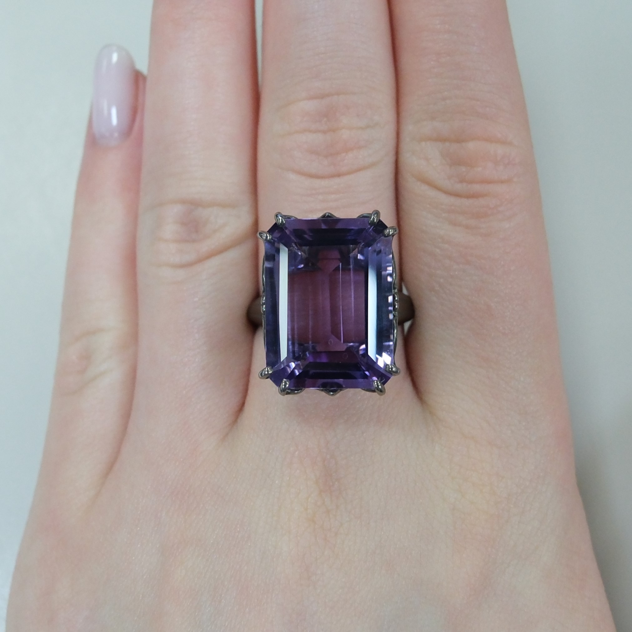 Серебряное кольцо с аметистом